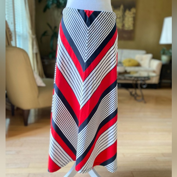Chaps Dresses & Skirts - Chaps Chevron Maxi Skirt 100% cotton sz Medium new with Tags
